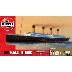 R.M.S Titanic Gift Set 1:700
